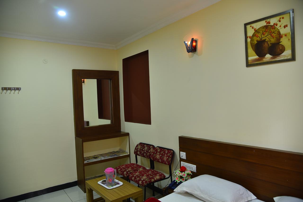 Ezhil Residency Hotel Kodaikanal Exterior foto